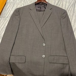 Joseph Abboud light grey suit 44R